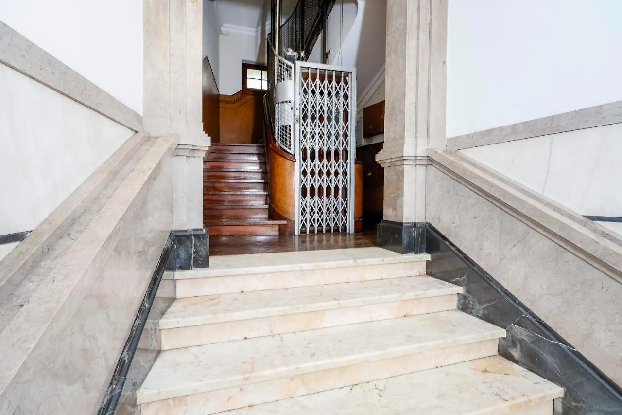 7Ti7 Telhal Apartment With A Lovely Backyard Lisbon Portugal